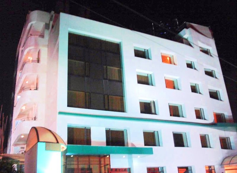 Comfort Inn Lucknow Exterior photo